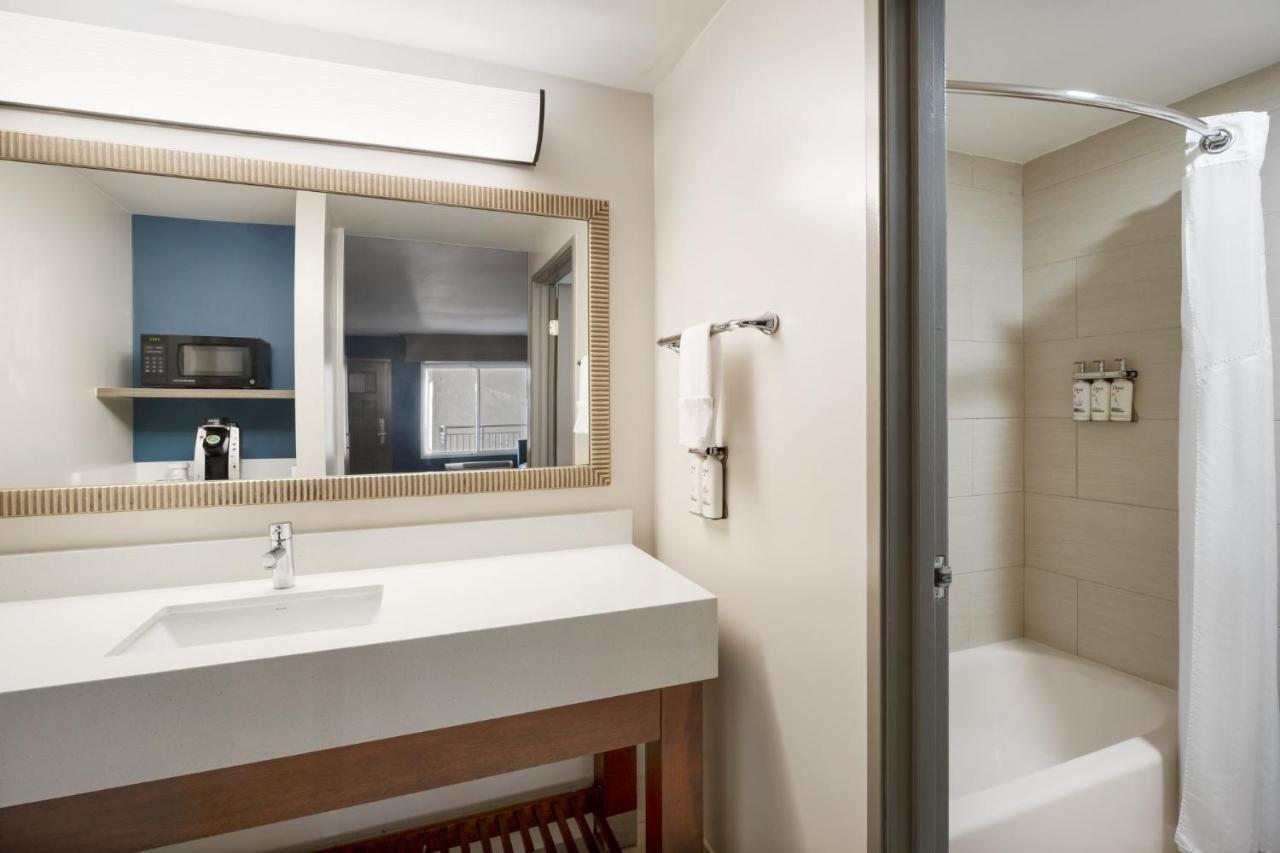 Holiday Inn Express Simi Valley By Ihg Exterior foto