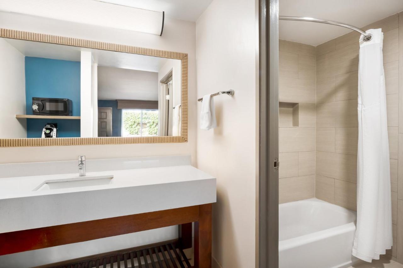 Holiday Inn Express Simi Valley By Ihg Exterior foto