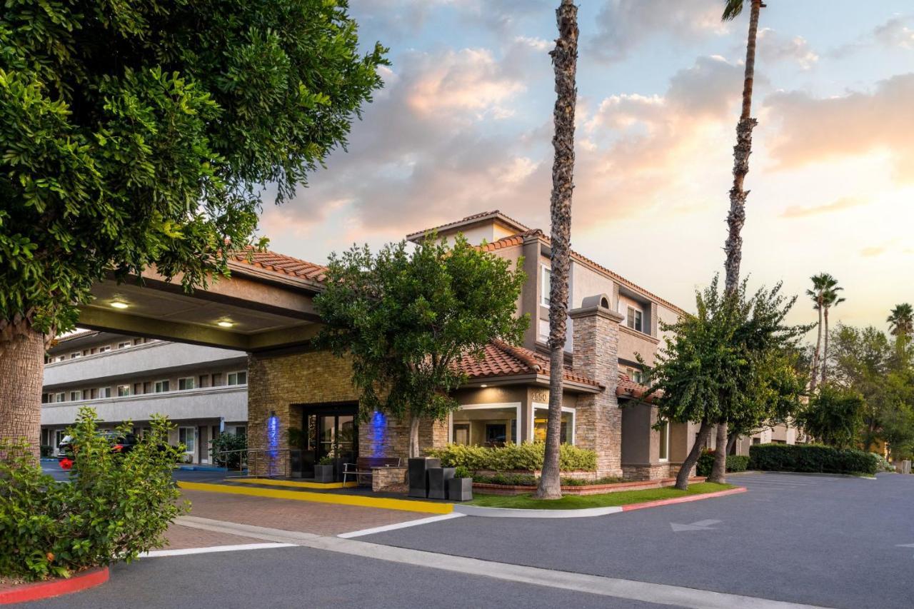 Holiday Inn Express Simi Valley By Ihg Exterior foto