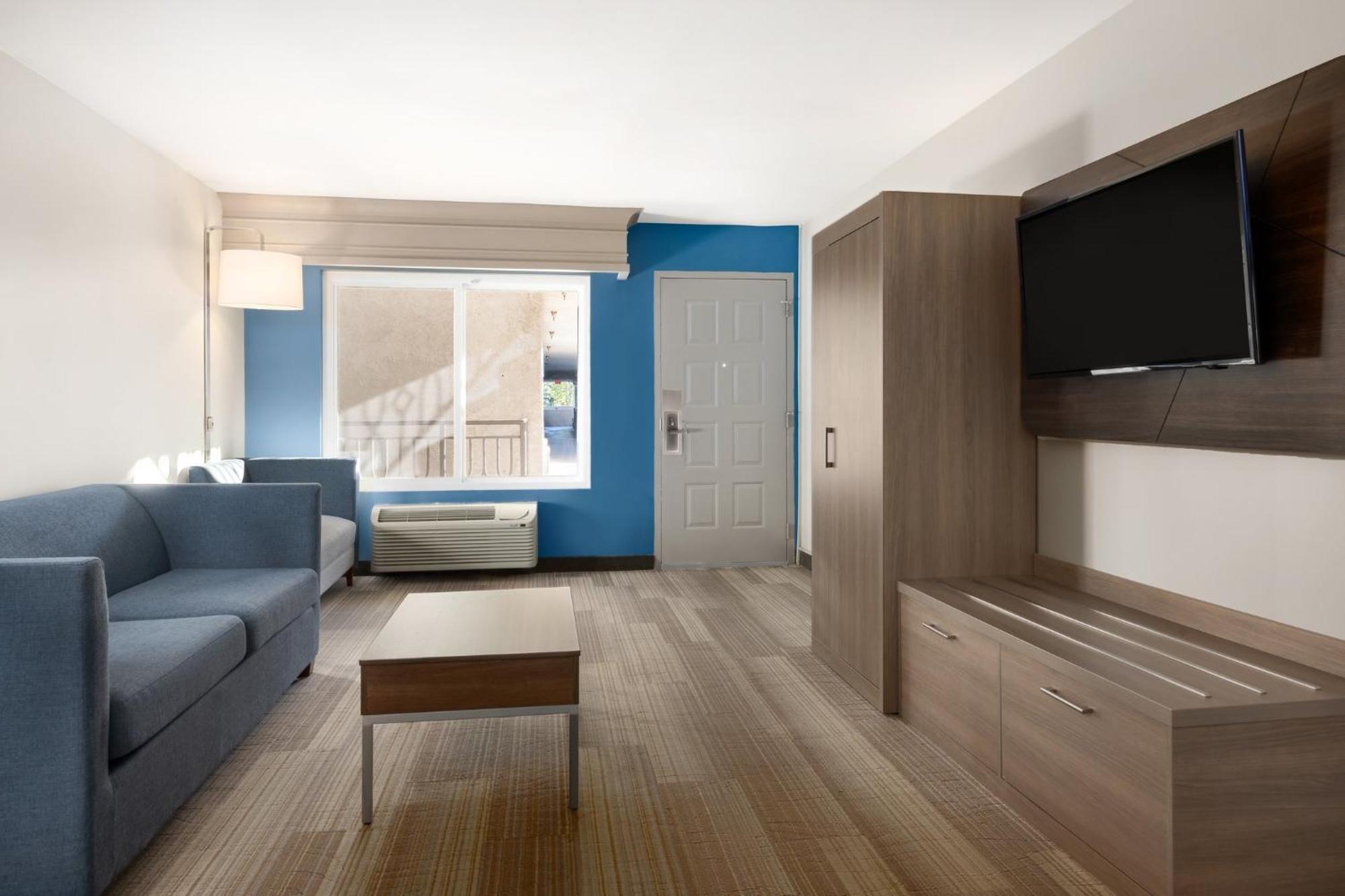 Holiday Inn Express Simi Valley By Ihg Exterior foto