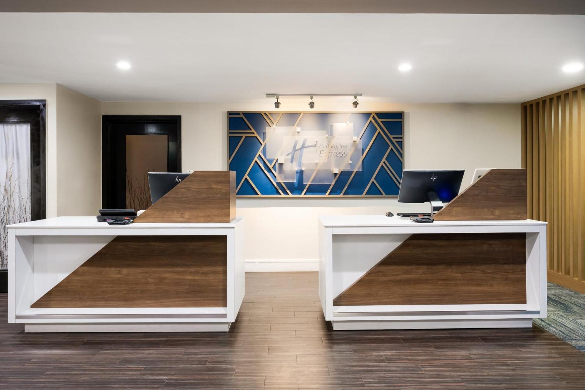 Holiday Inn Express Simi Valley By Ihg Exterior foto