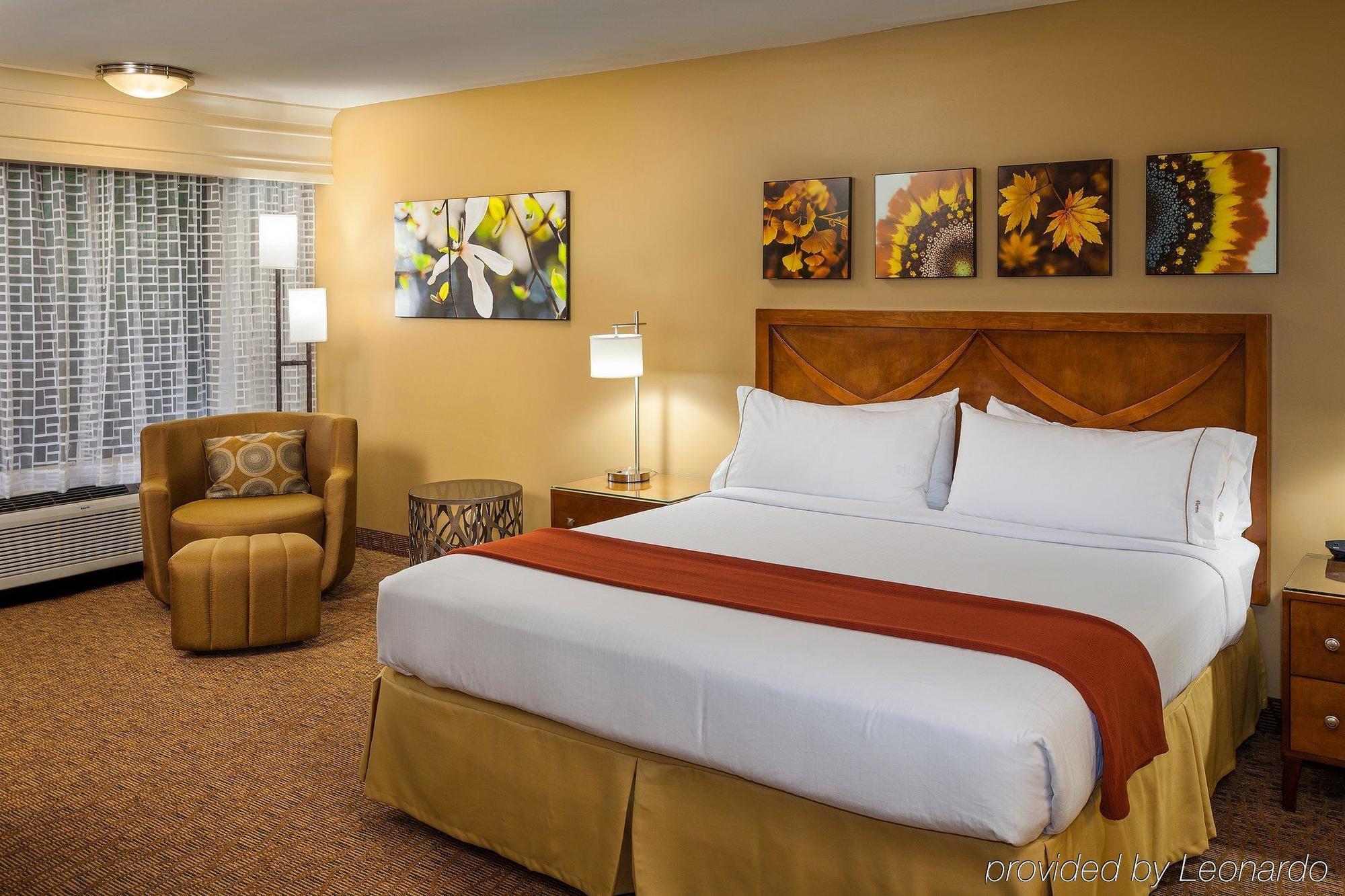Holiday Inn Express Simi Valley By Ihg Exterior foto