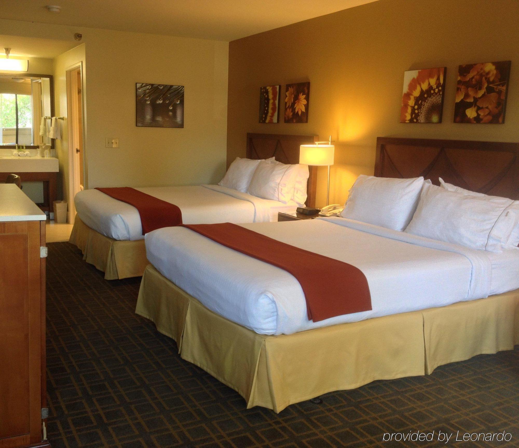 Holiday Inn Express Simi Valley By Ihg Exterior foto