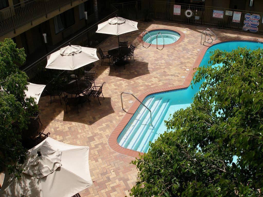 Holiday Inn Express Simi Valley By Ihg Exterior foto